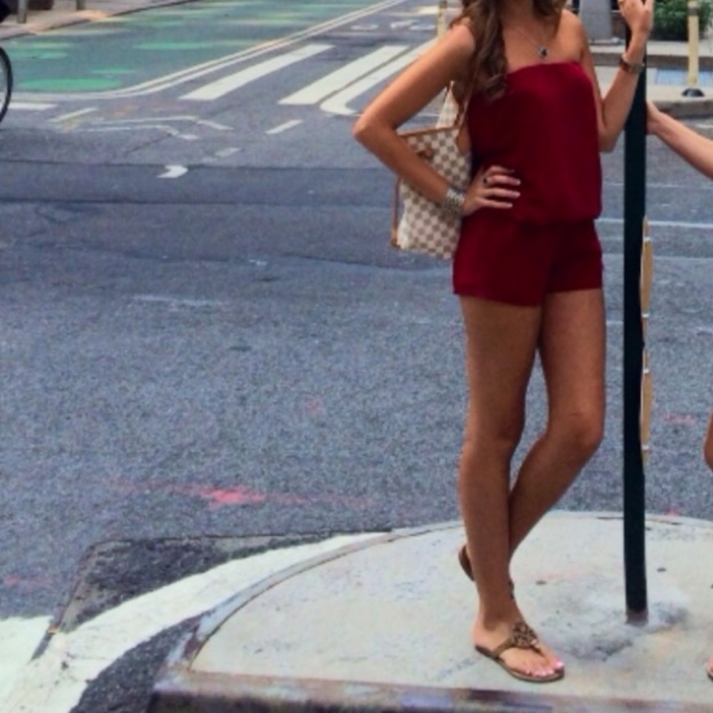 Divaz Boutique dark pink/red romper